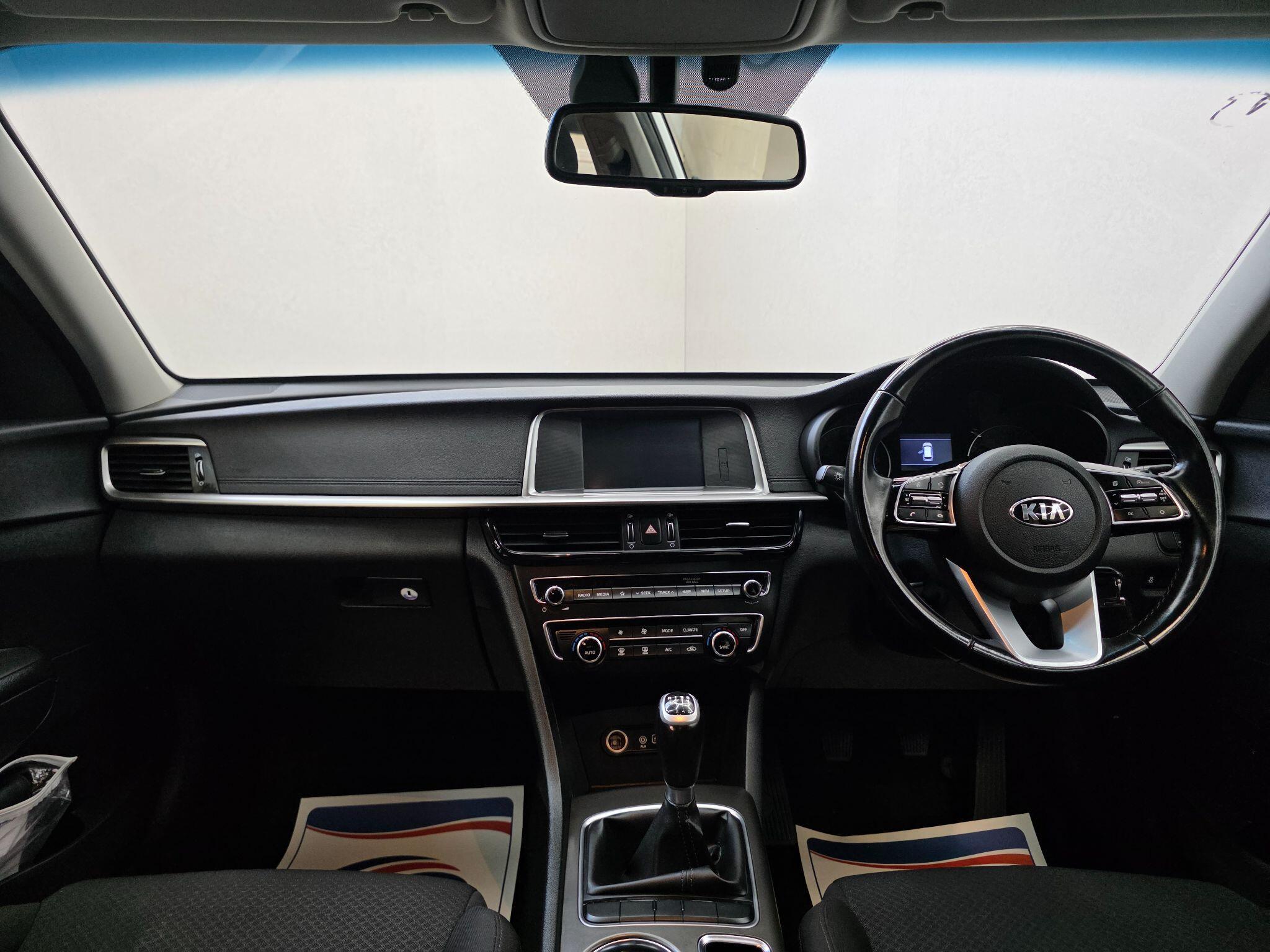 Kia Optima - Image 13