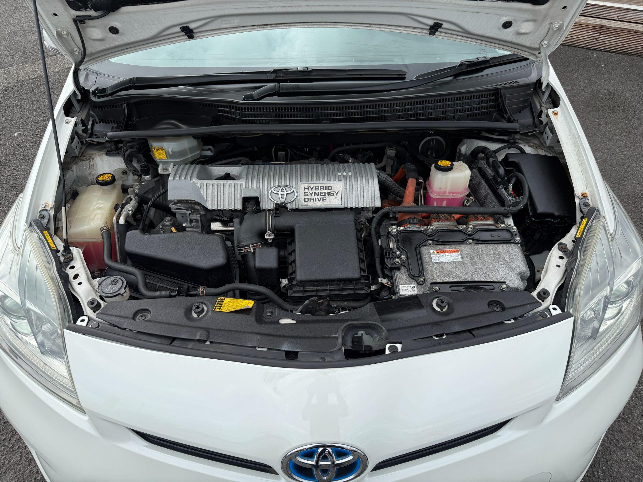 Toyota Prius - Image 57
