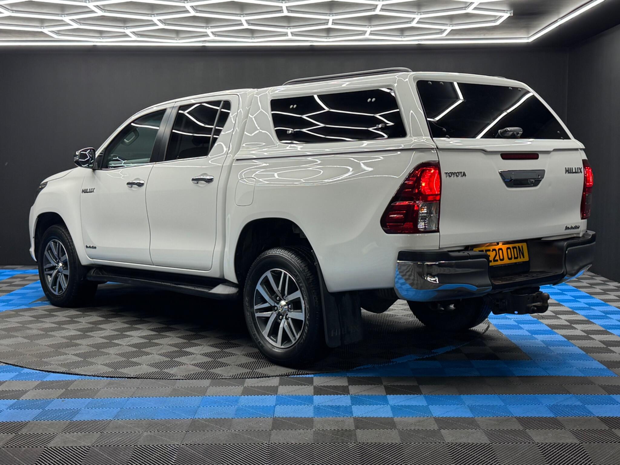 Toyota Hilux - Image 7