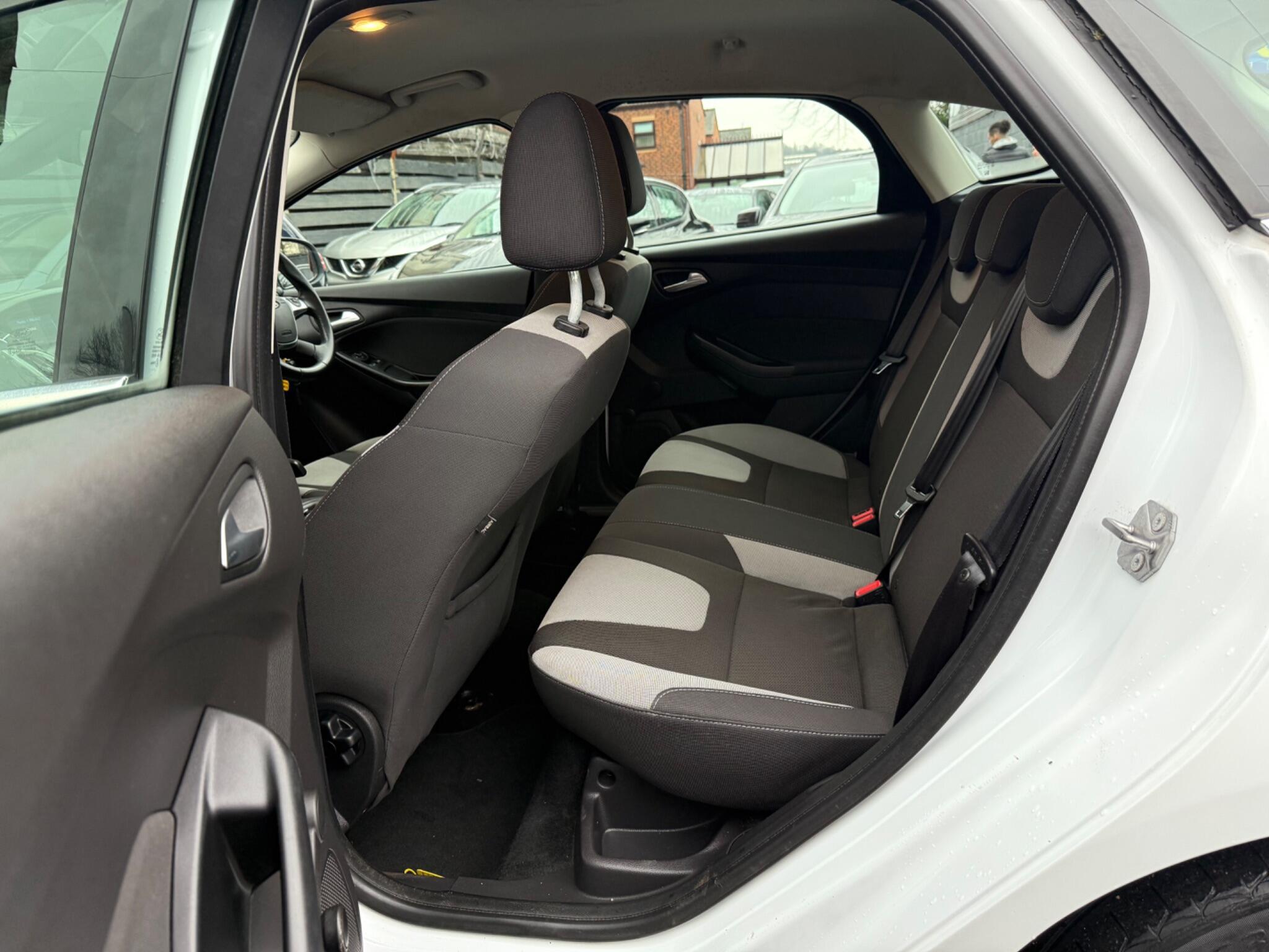 Ford Focus - Image 24