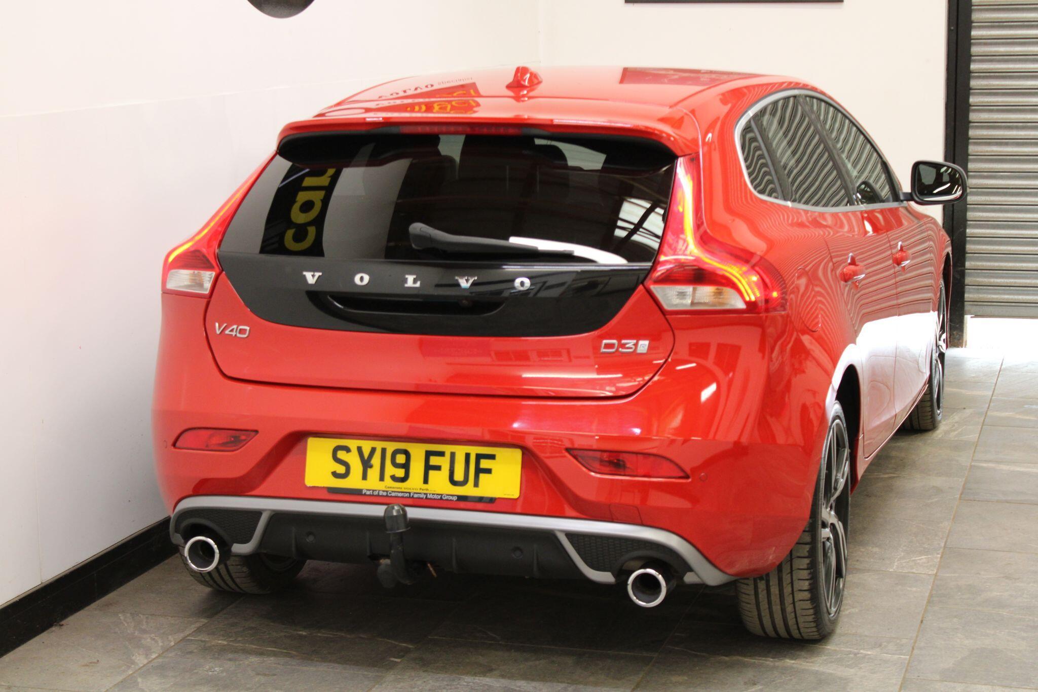 Volvo V40 - Image 13