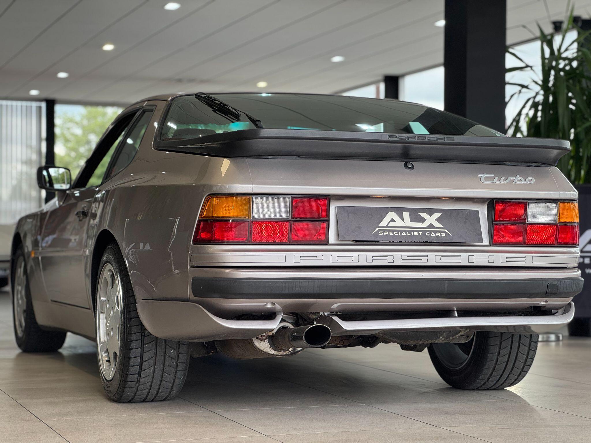 Porsche 944 - Image 6
