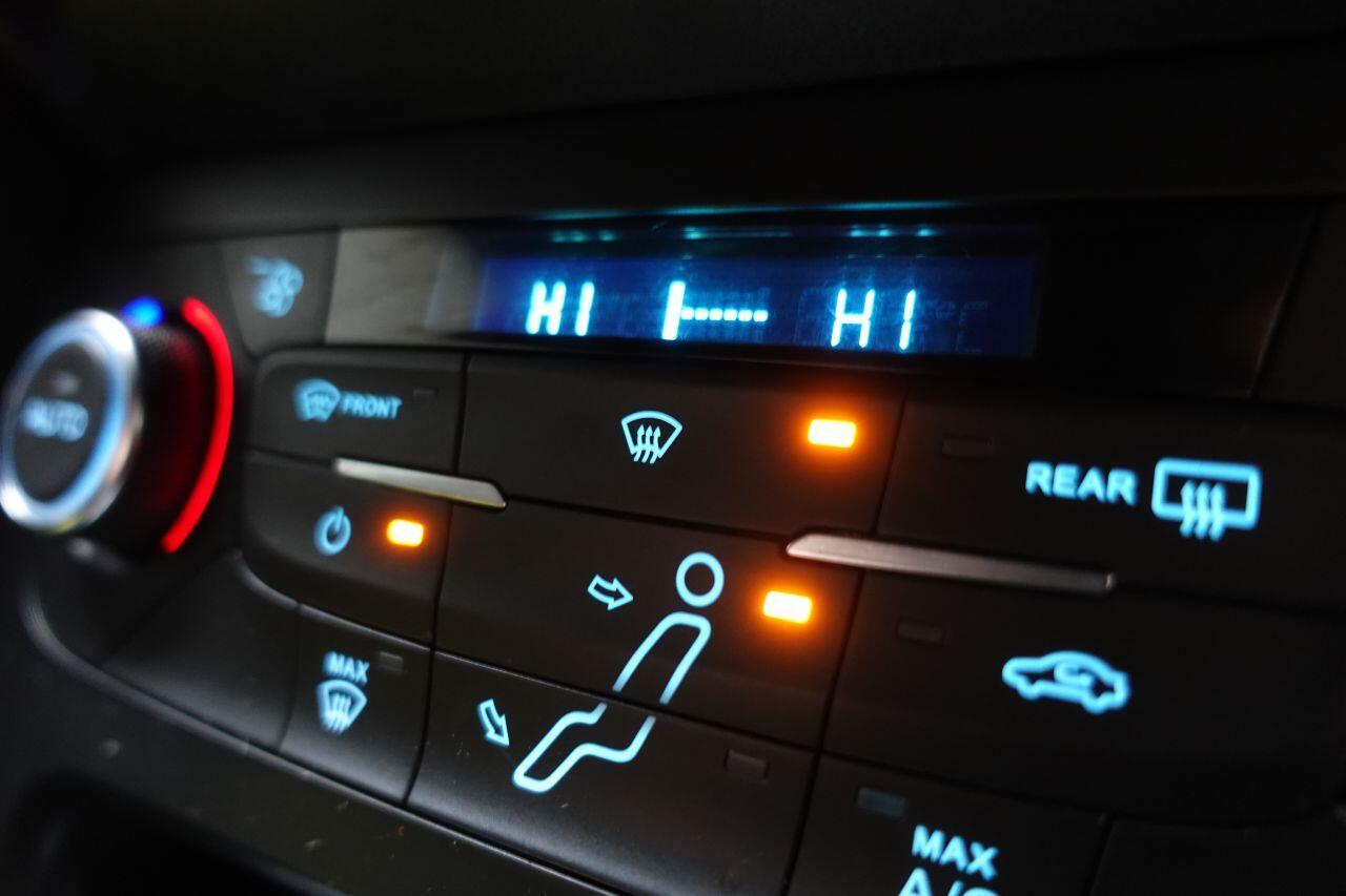 Ford Focus - Image 45