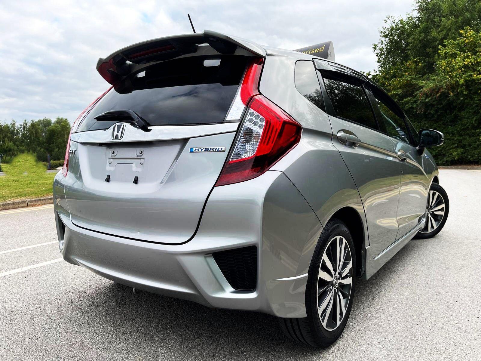 Honda FIT - Image 21