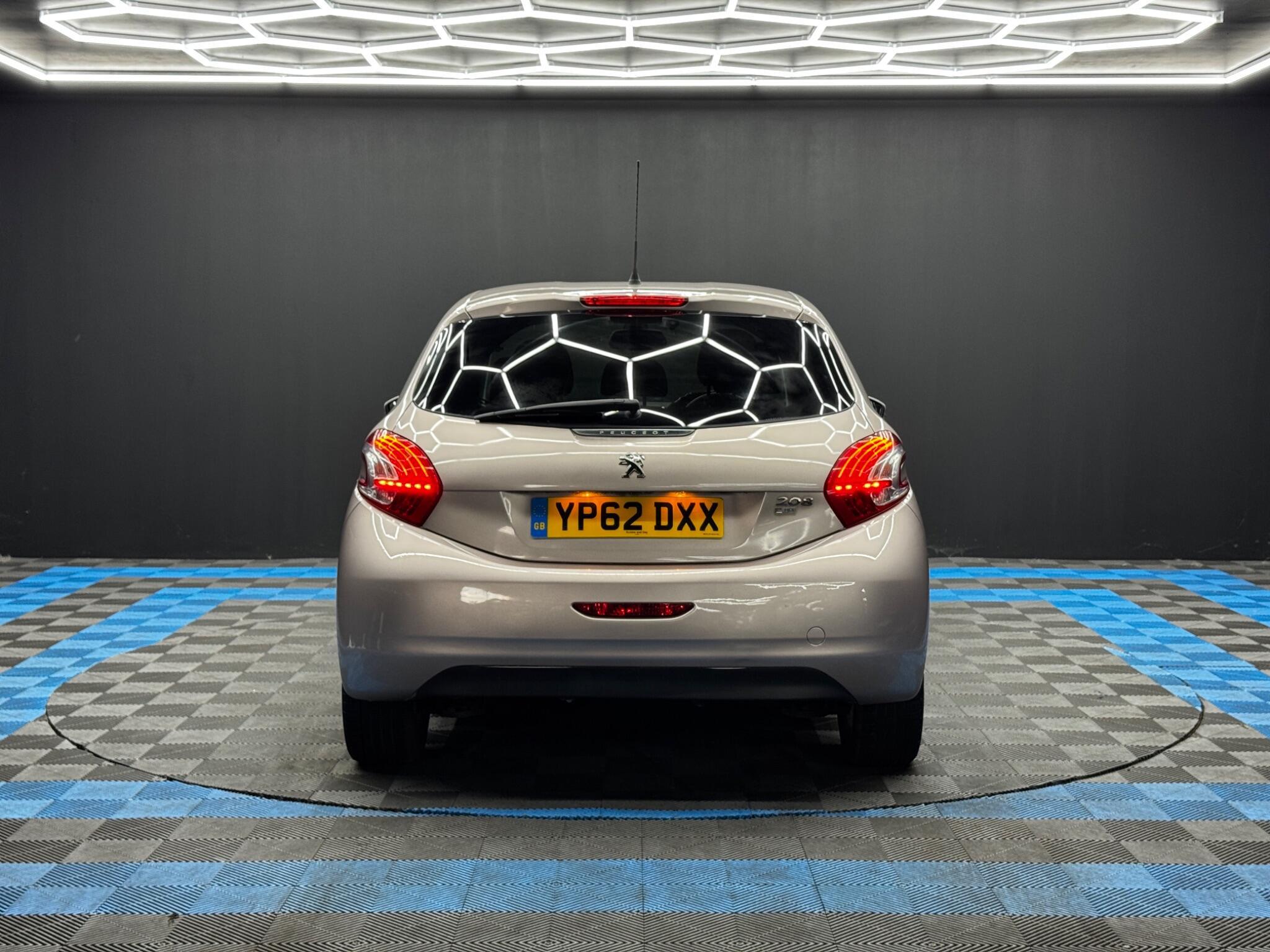 Peugeot 208 - Image 6