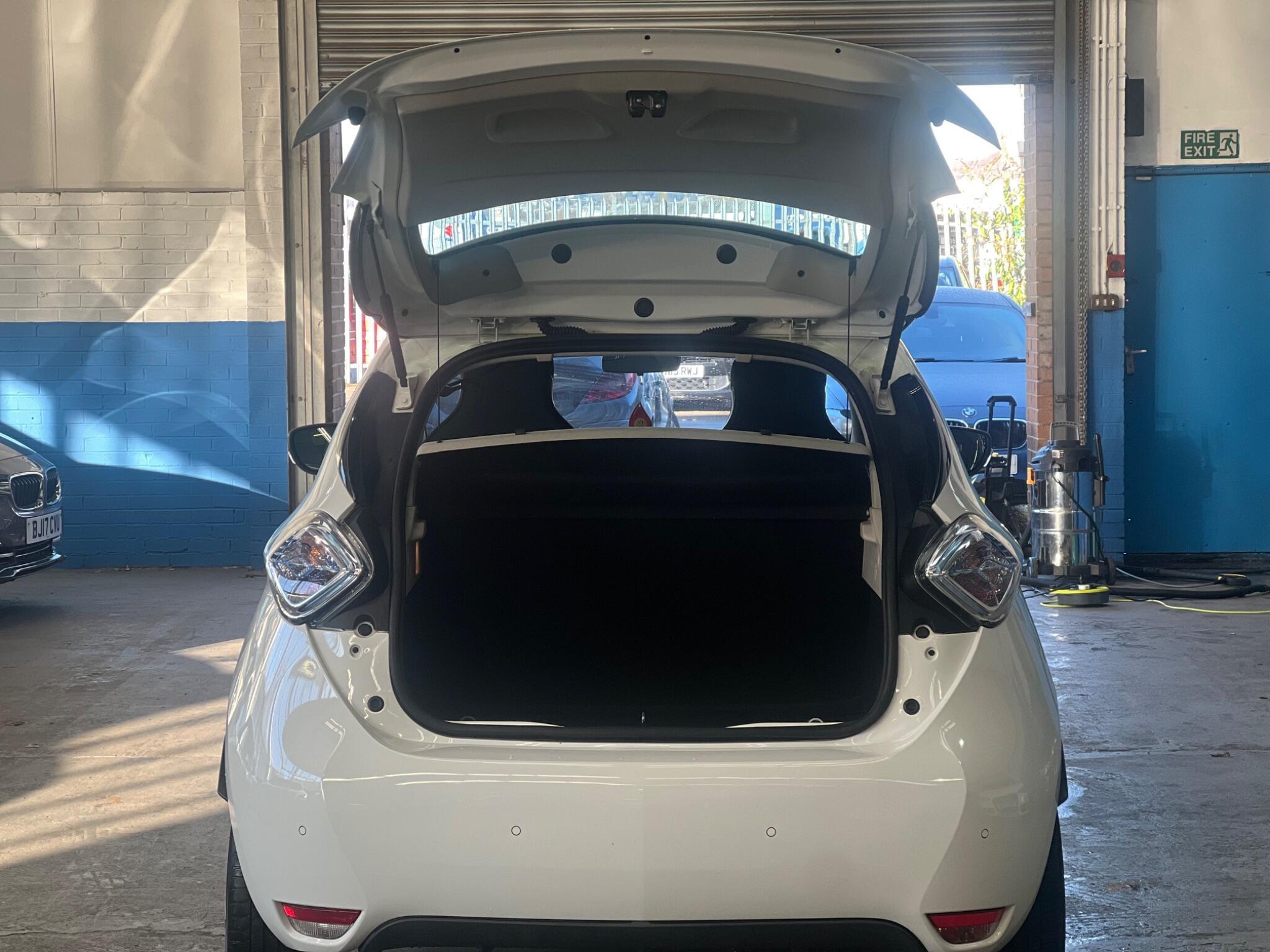 Renault Zoe - Image 35