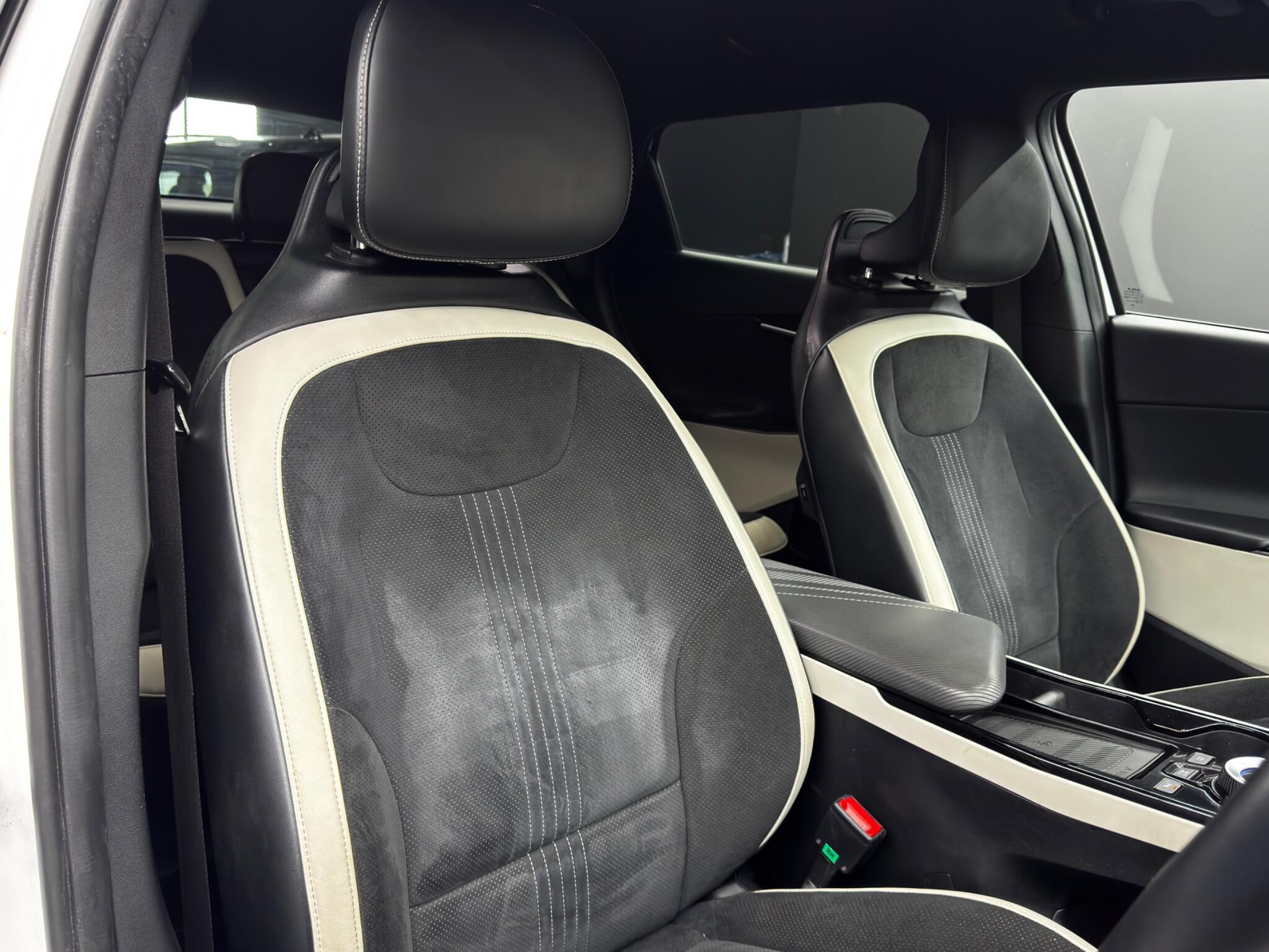 Kia EV6 - Image 12
