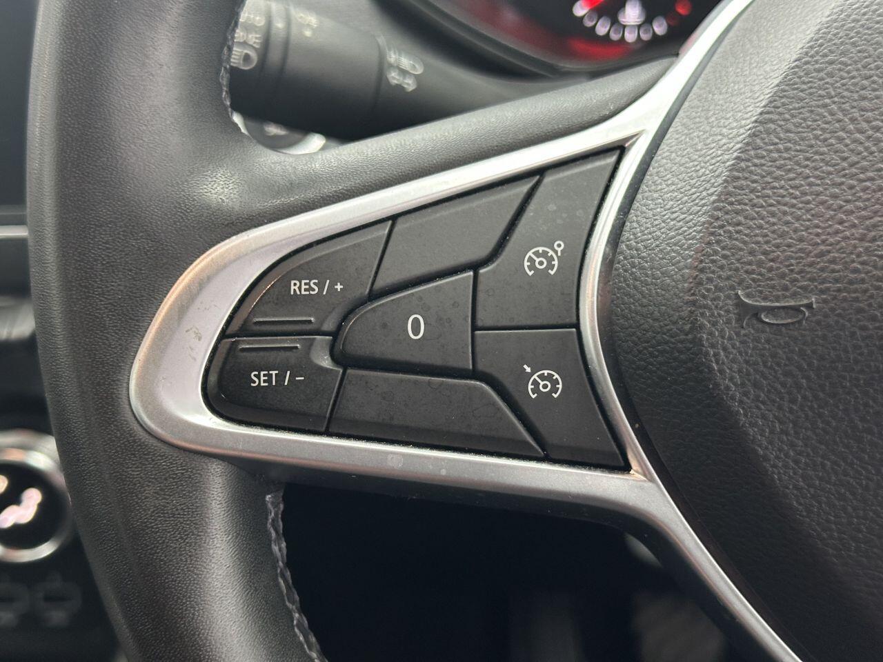 Renault Clio - Image 29