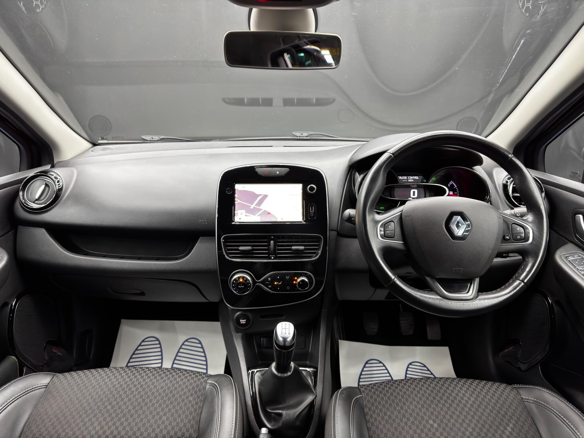Renault Clio - Image 10