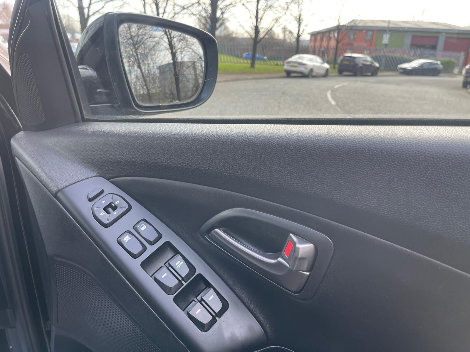 Hyundai ix35 - Image 24