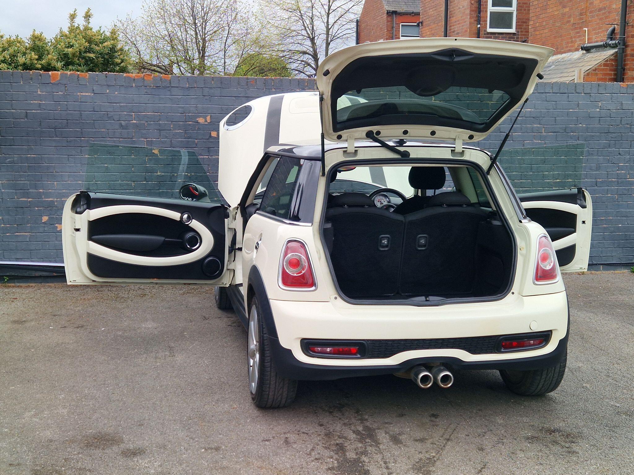 MINI Hatch - Image 20