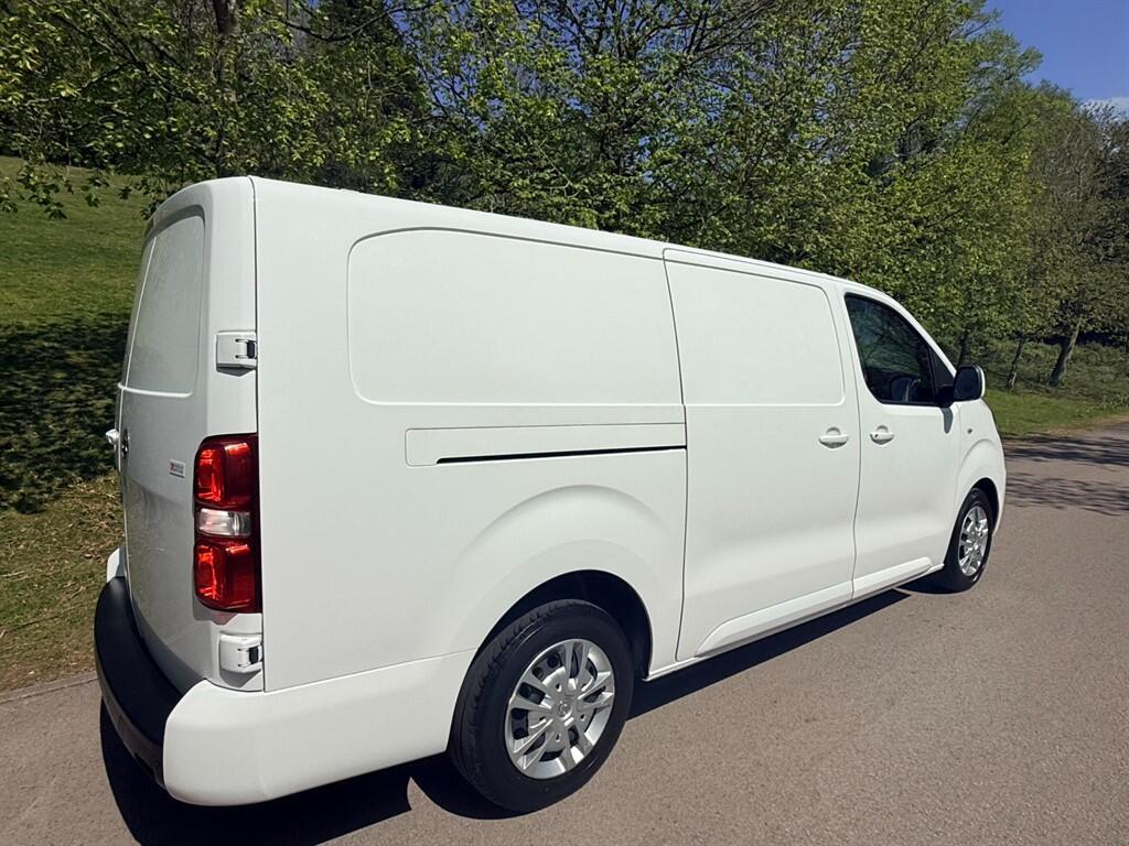 Vauxhall Vivaro - Image 4