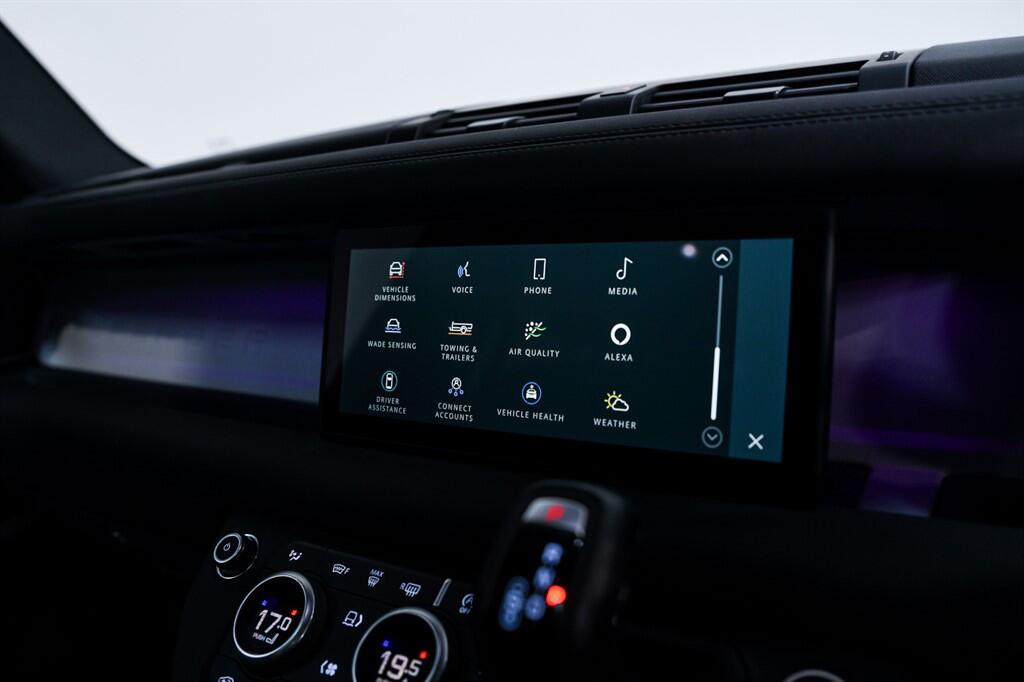 Land Rover Defender 110 - Image 25