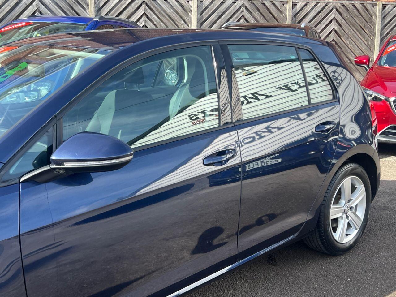 Volkswagen Golf - Image 10