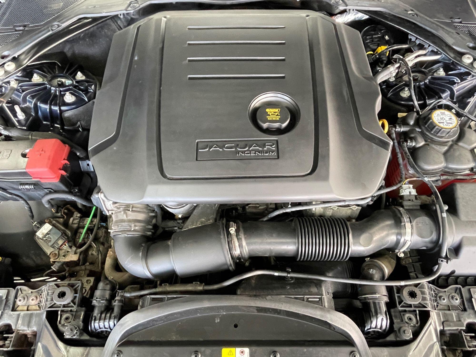 Jaguar XE - Image 17