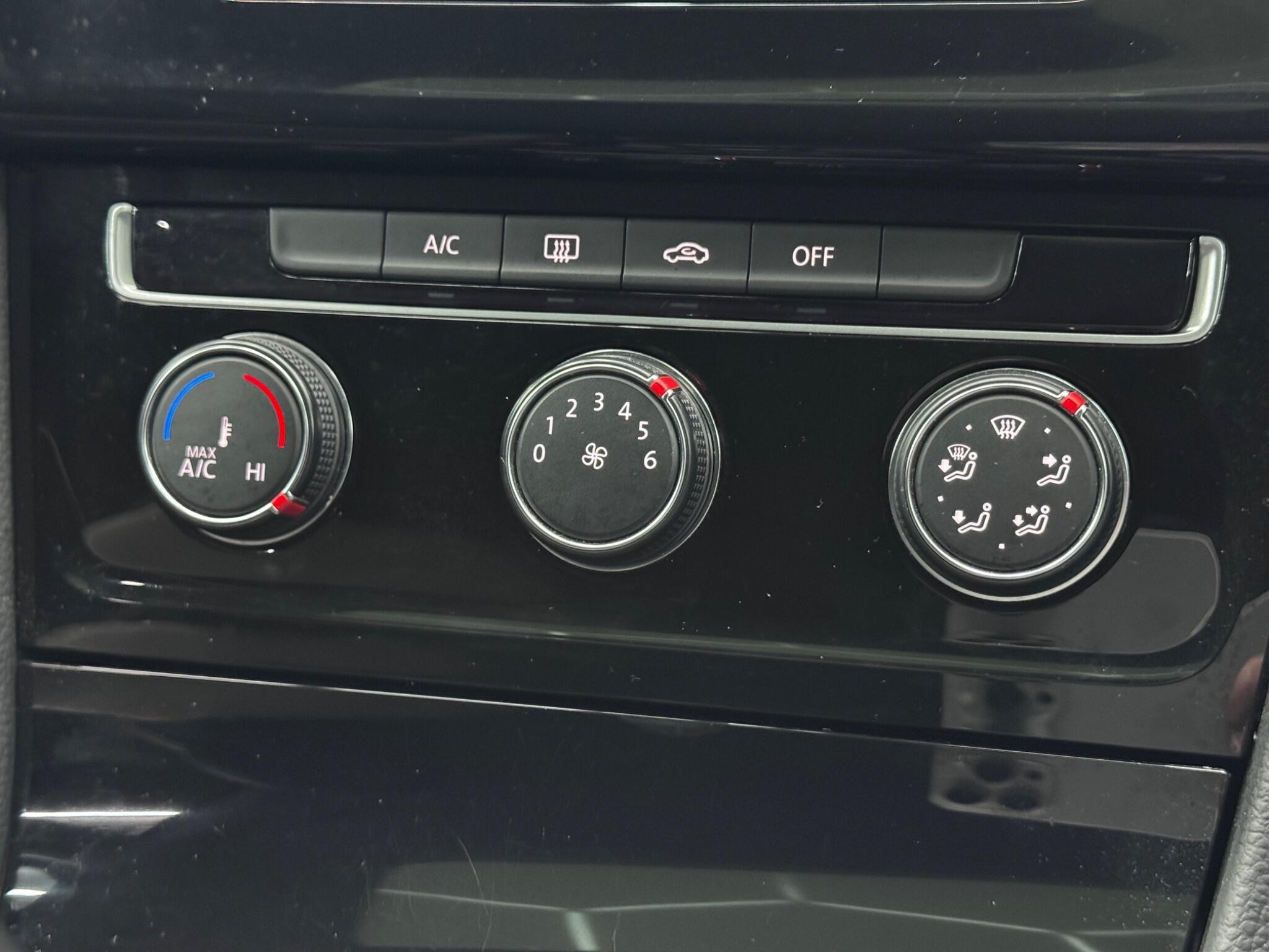 Volkswagen Golf - Image 27