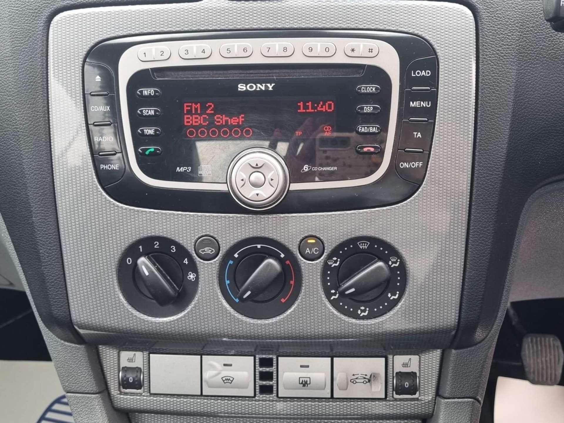 Ford Focus - Image 35