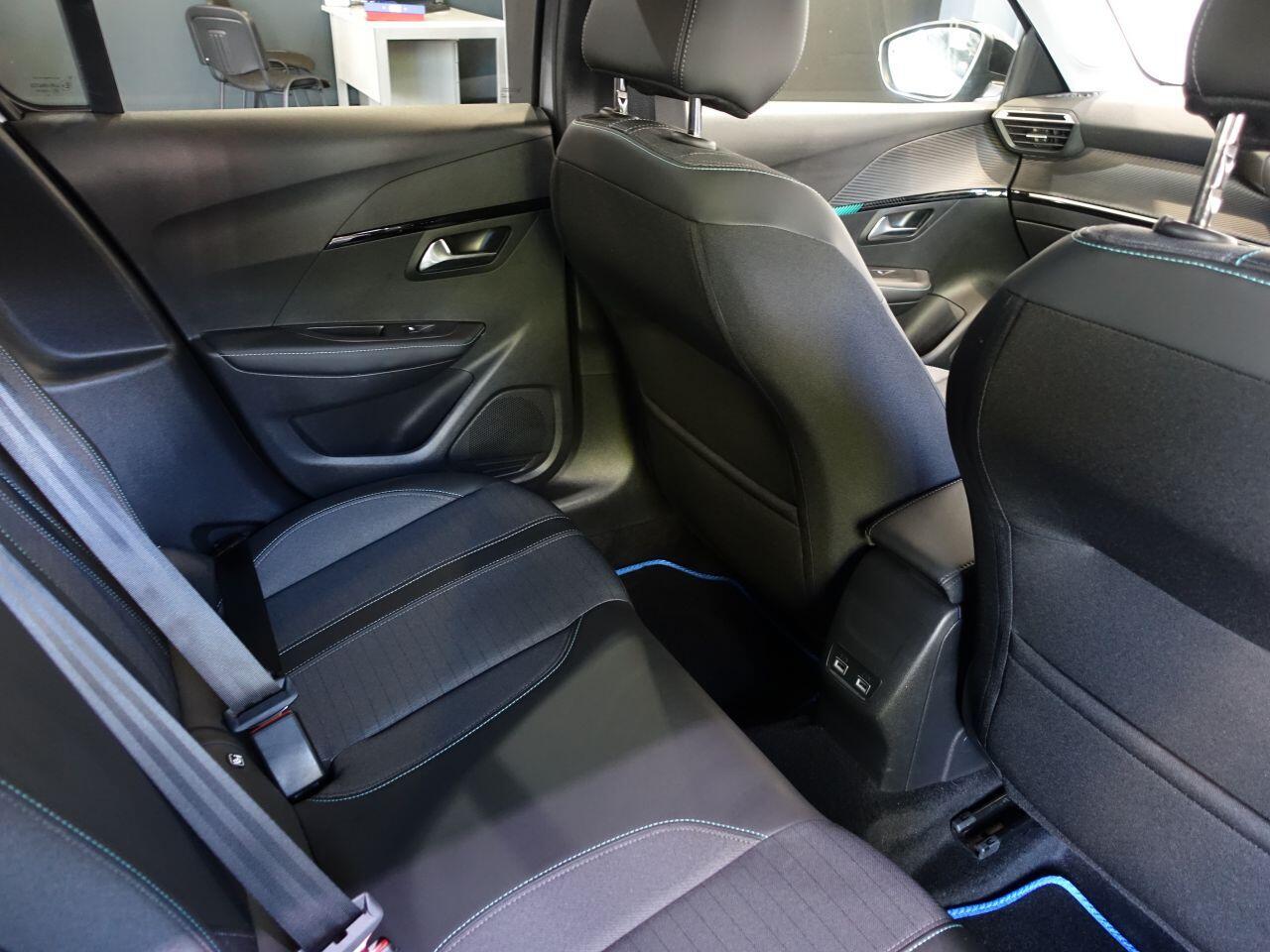 Peugeot E-208 - Image 5