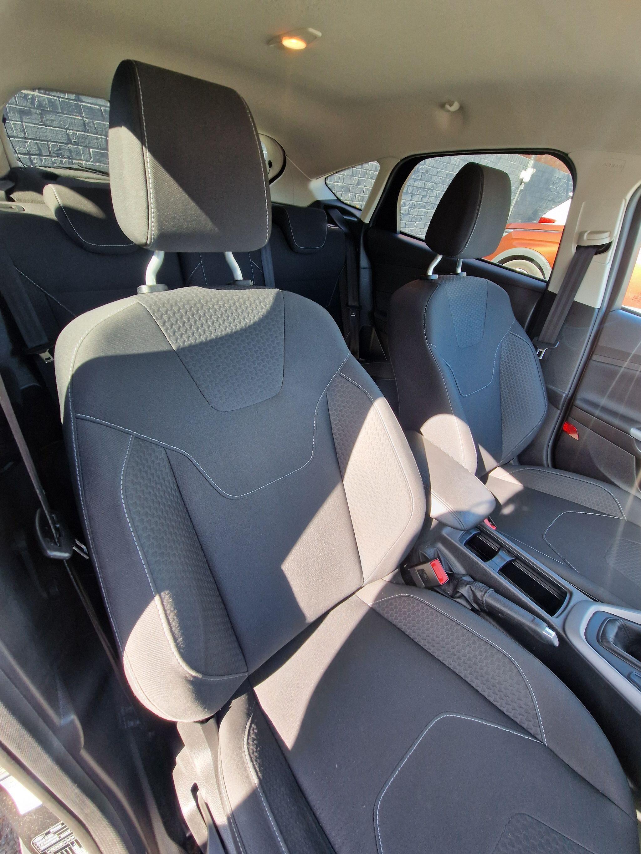 Ford Focus - Image 31