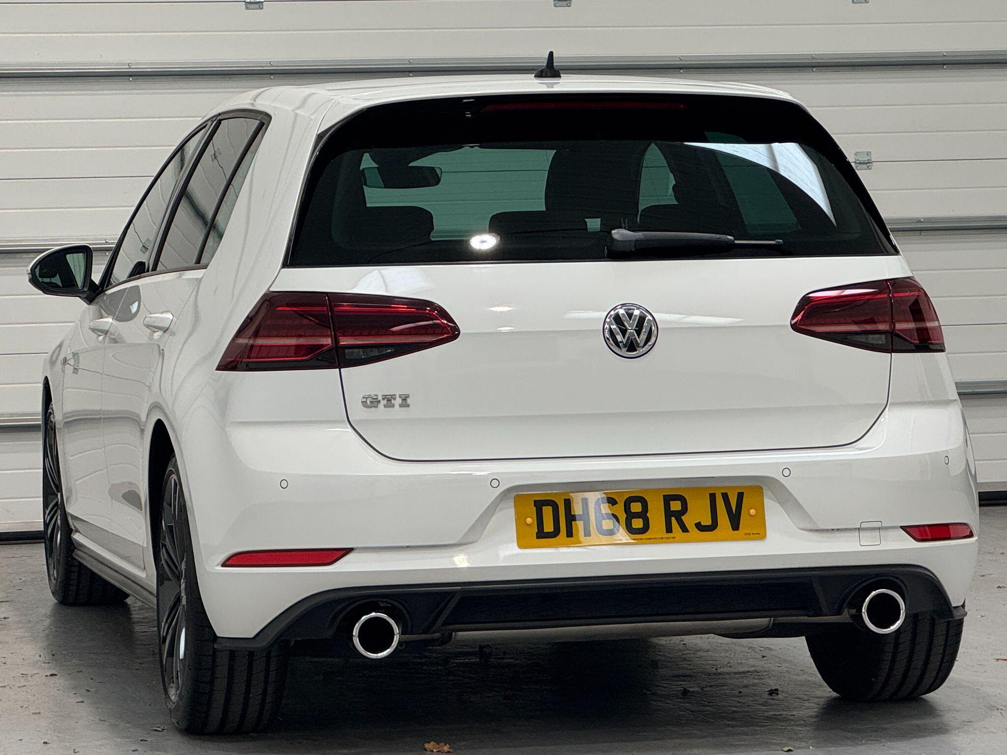 Volkswagen Golf - Image 14