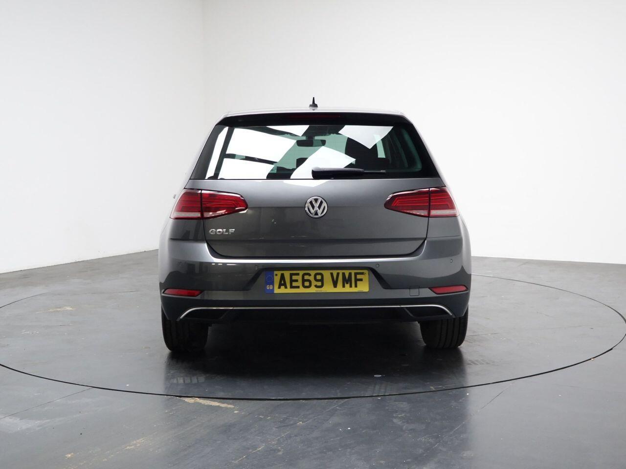 Volkswagen Golf - Image 11