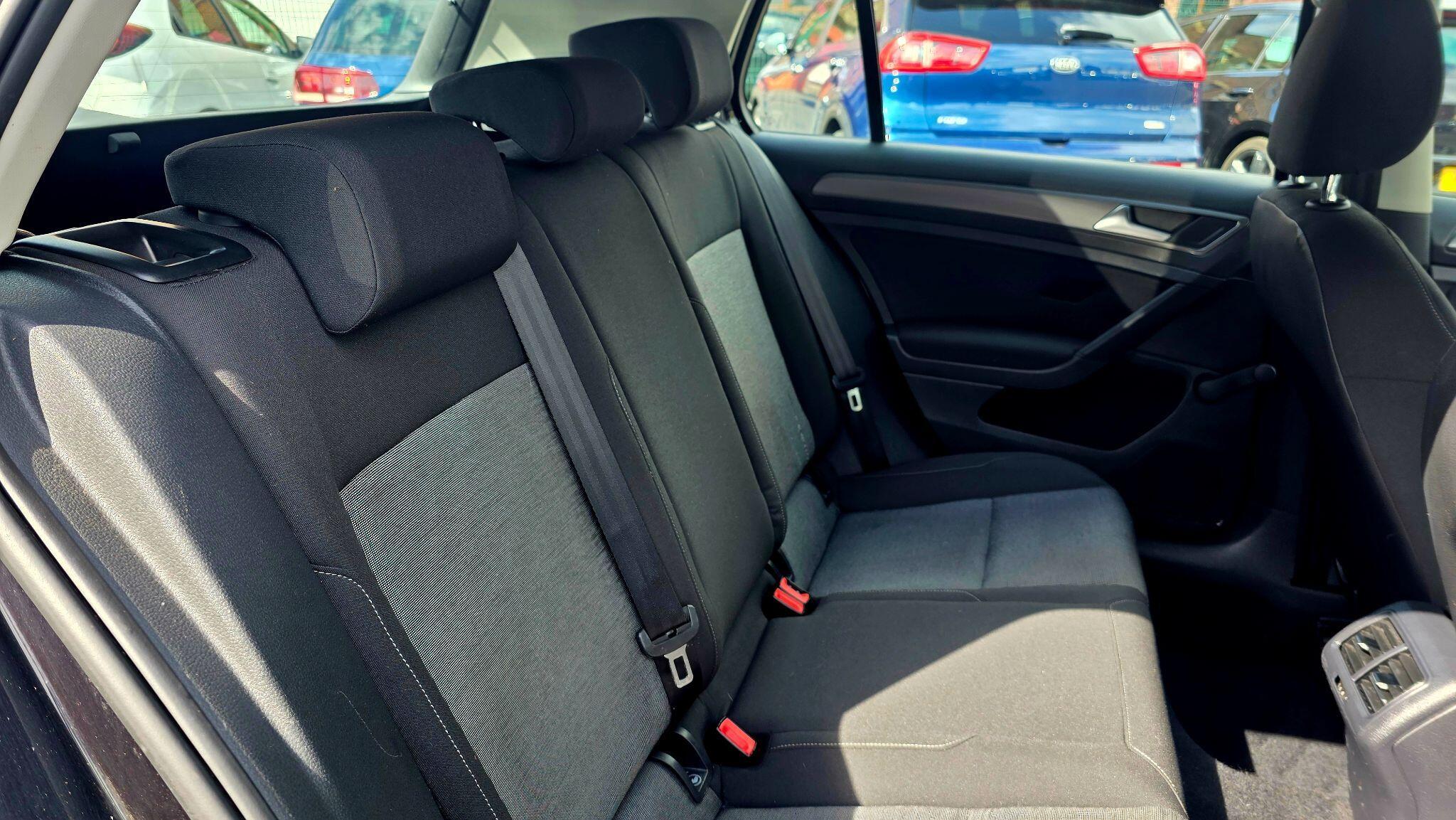 Volkswagen Golf - Image 19