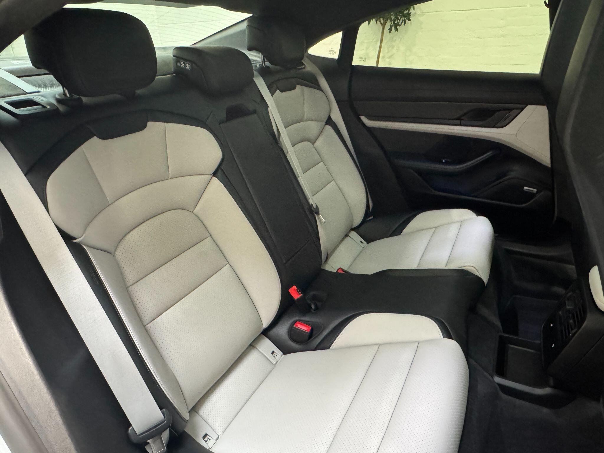 Porsche Taycan - Image 22