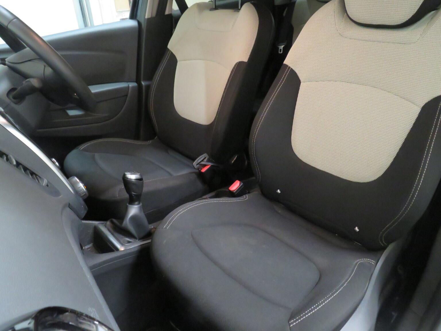 Renault Captur - Image 19