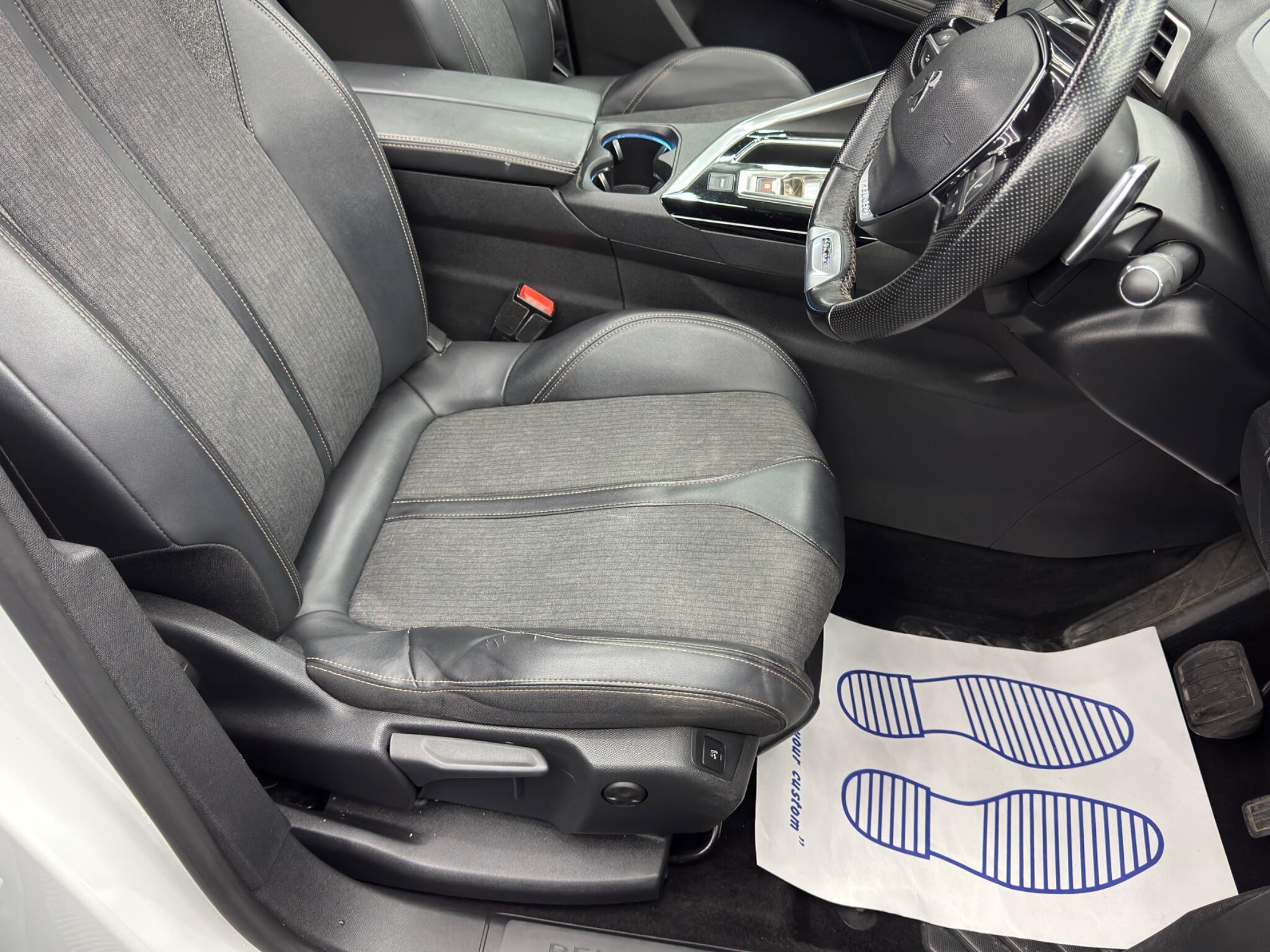 Peugeot 5008 - Image 13