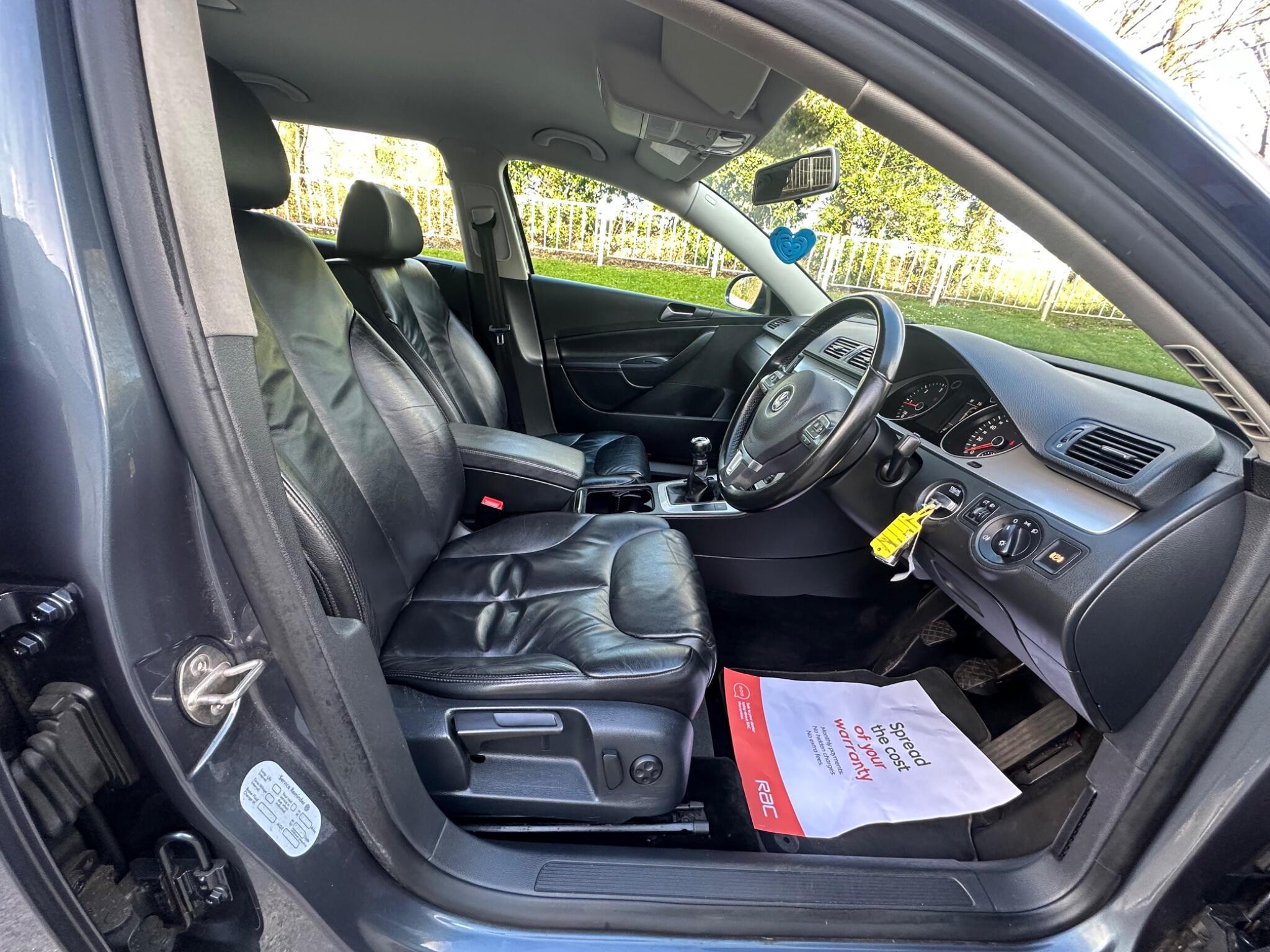 Volkswagen Passat - Image 24