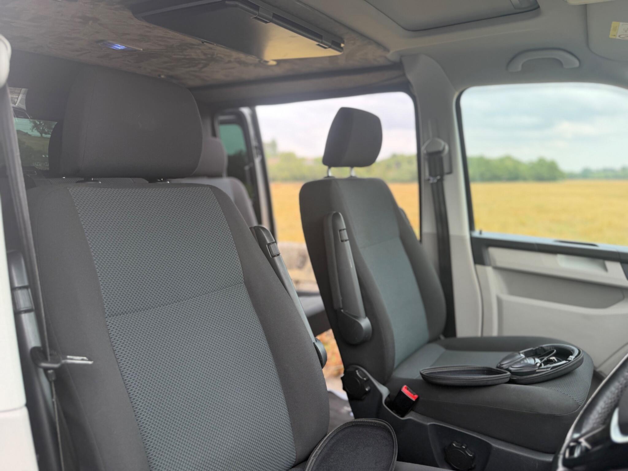Volkswagen Transporter - Image 9