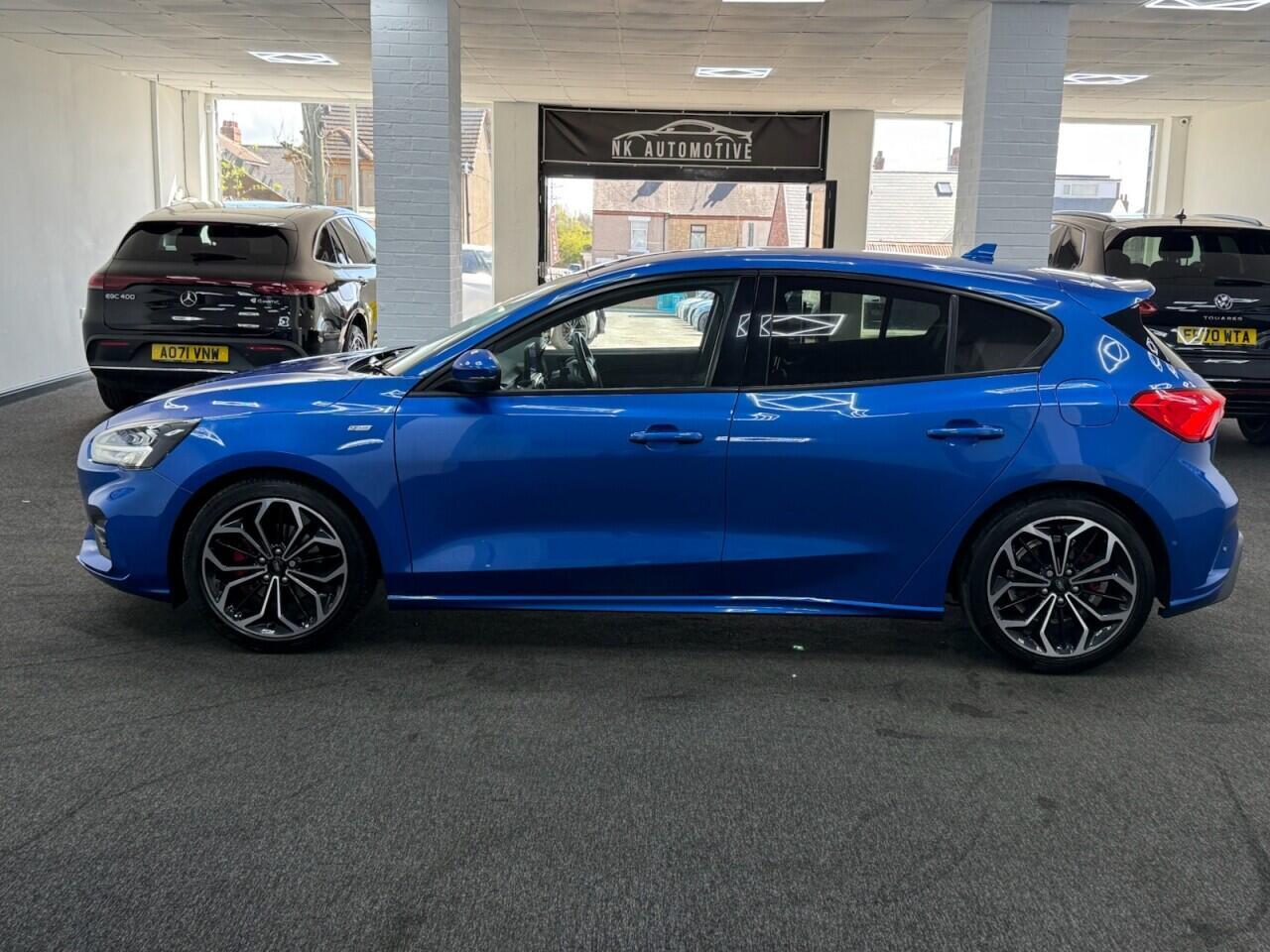 Ford Focus - Image 9