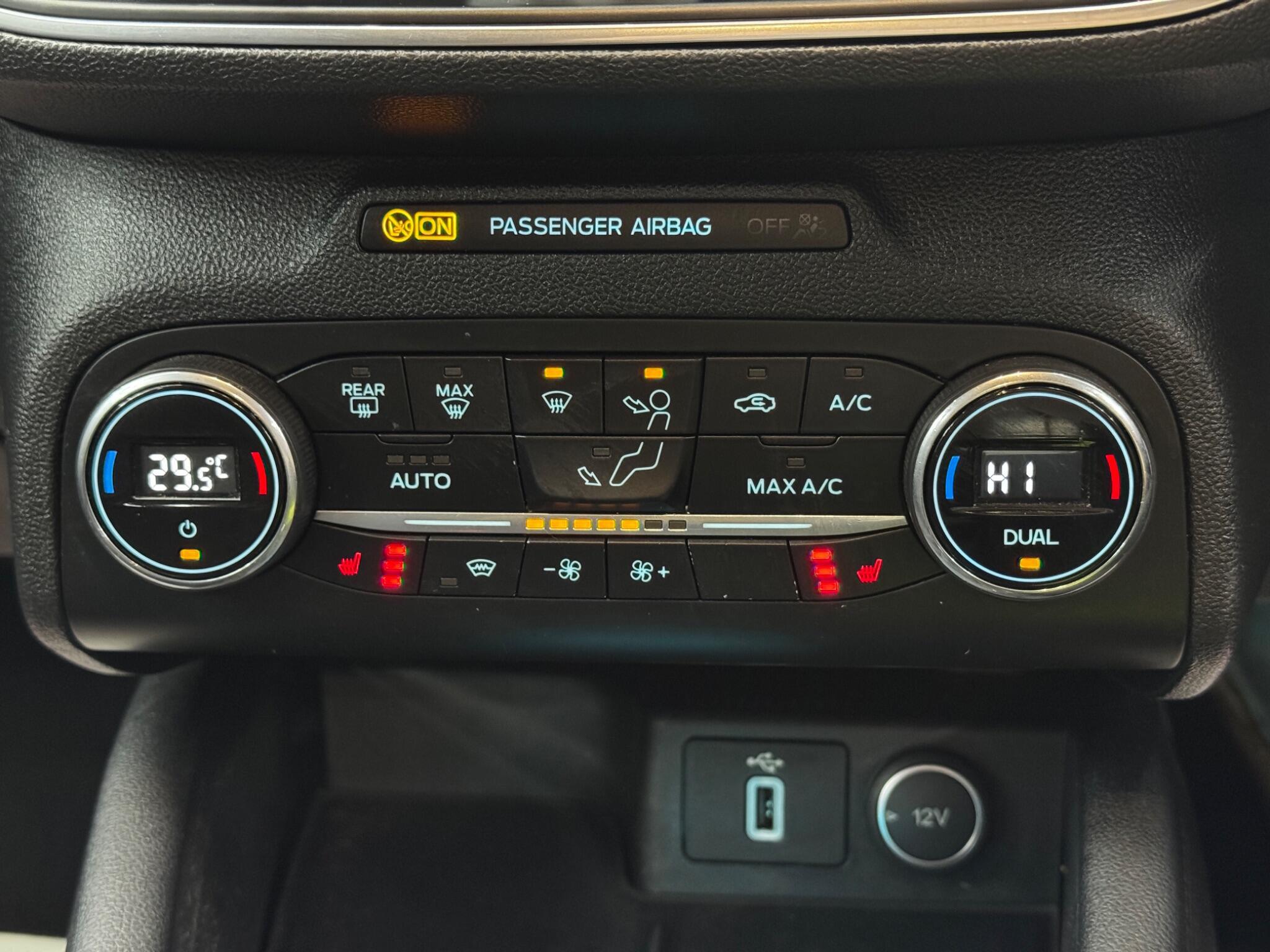 Ford Focus - Image 29