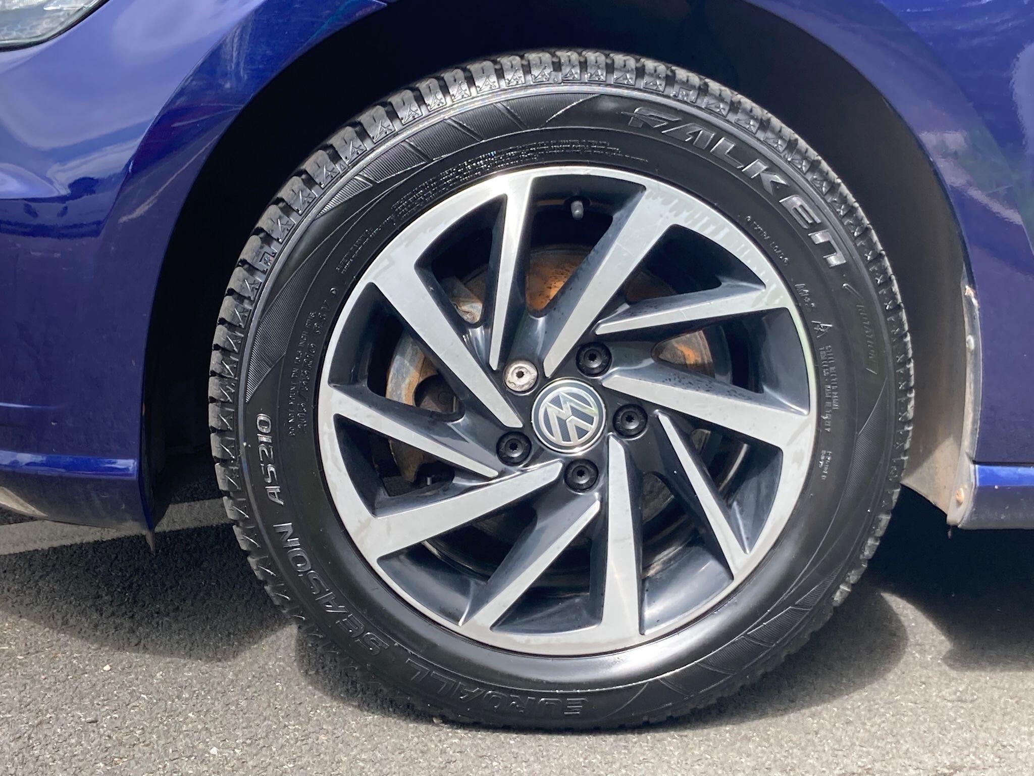 Volkswagen Golf - Image 20