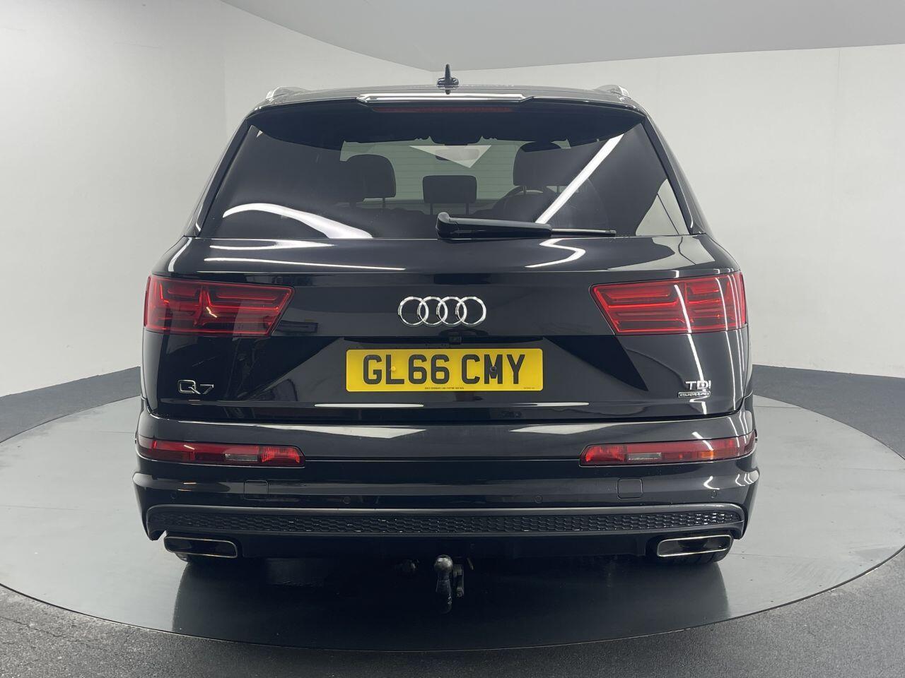 Audi Q7 - Image 10