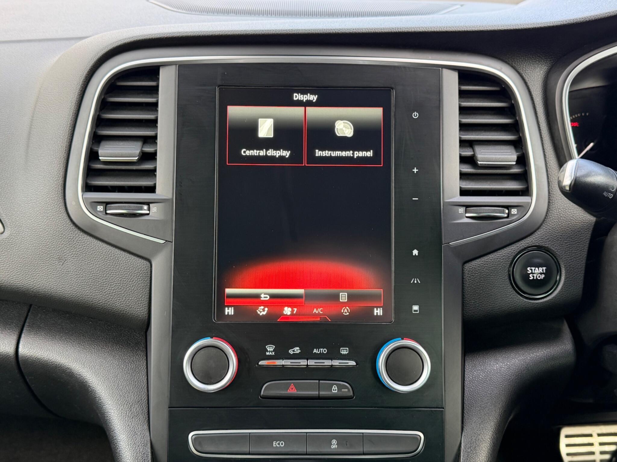 Renault Megane - Image 35