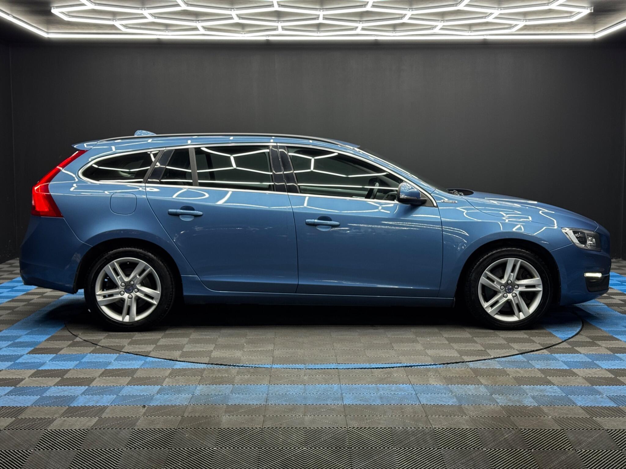 Volvo V60 - Image 4