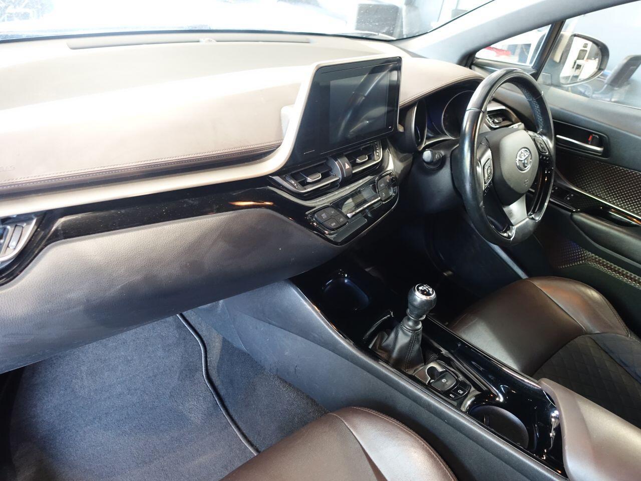 Toyota C-Hr - Image 11