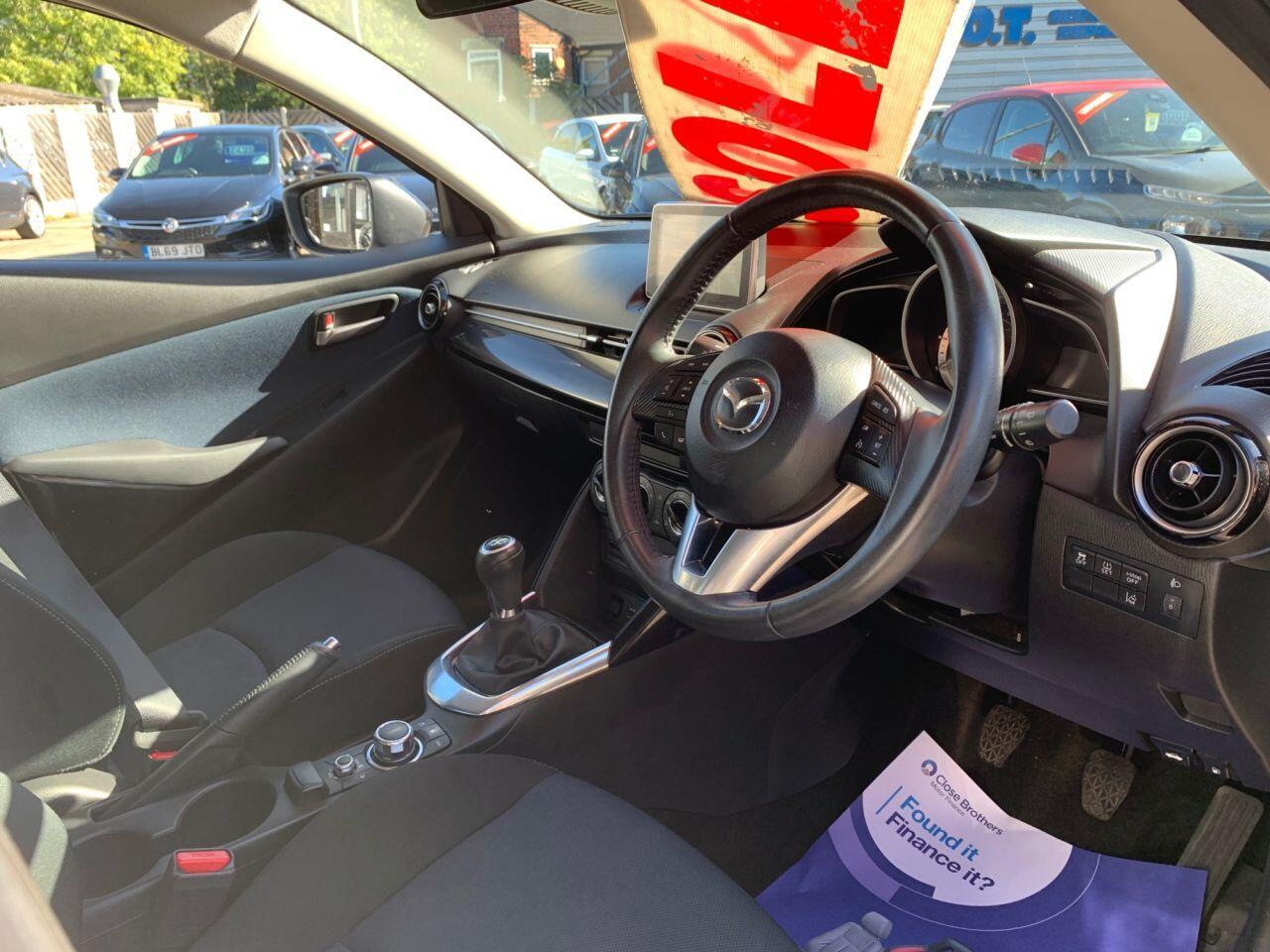 Mazda MAZDA2 - Image 19
