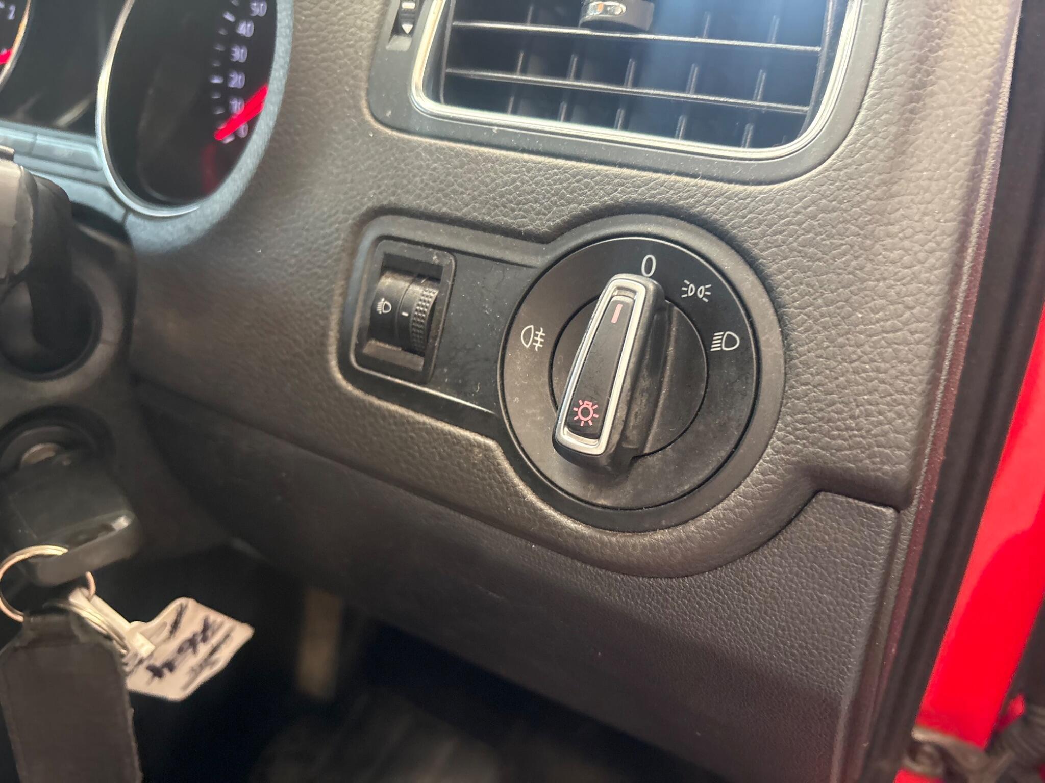 Volkswagen Polo - Image 19
