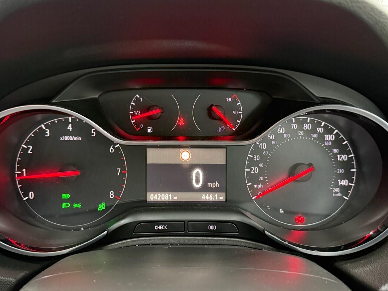 Vauxhall Grandland X - Image 21