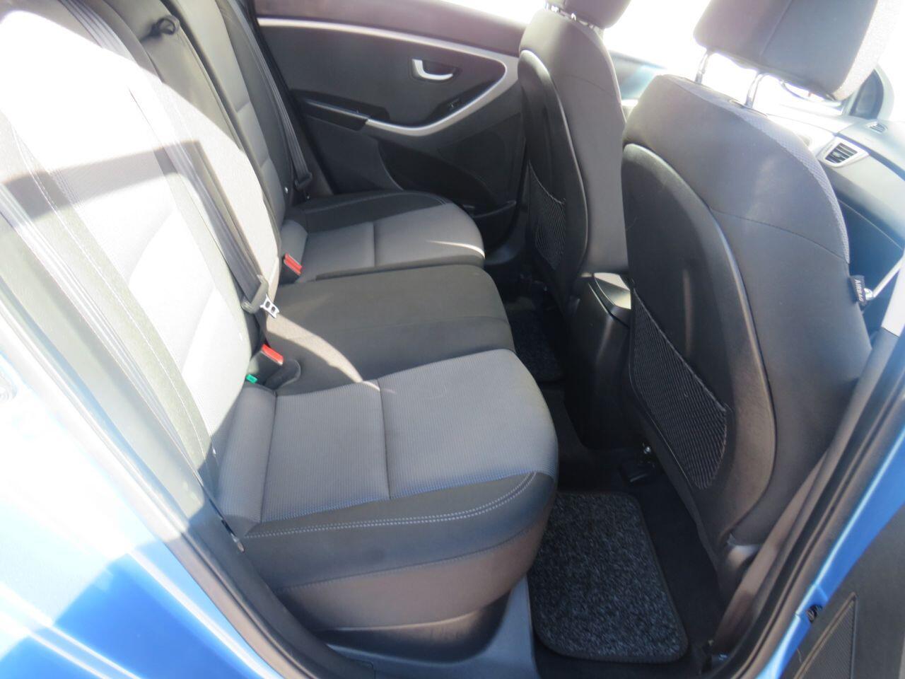 Hyundai i30 - Image 8