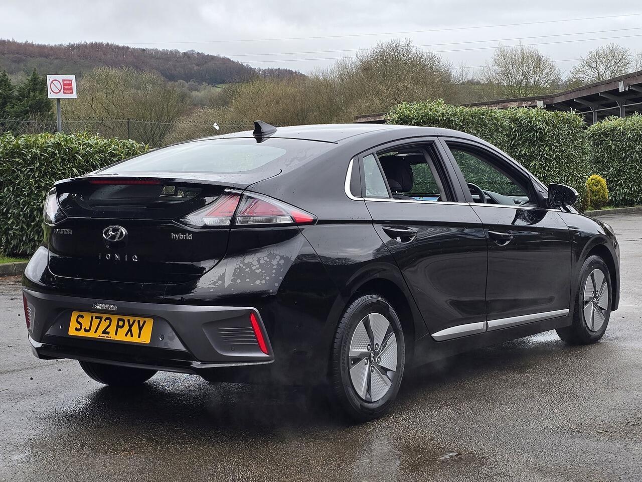 Hyundai Ioniq - Image 9