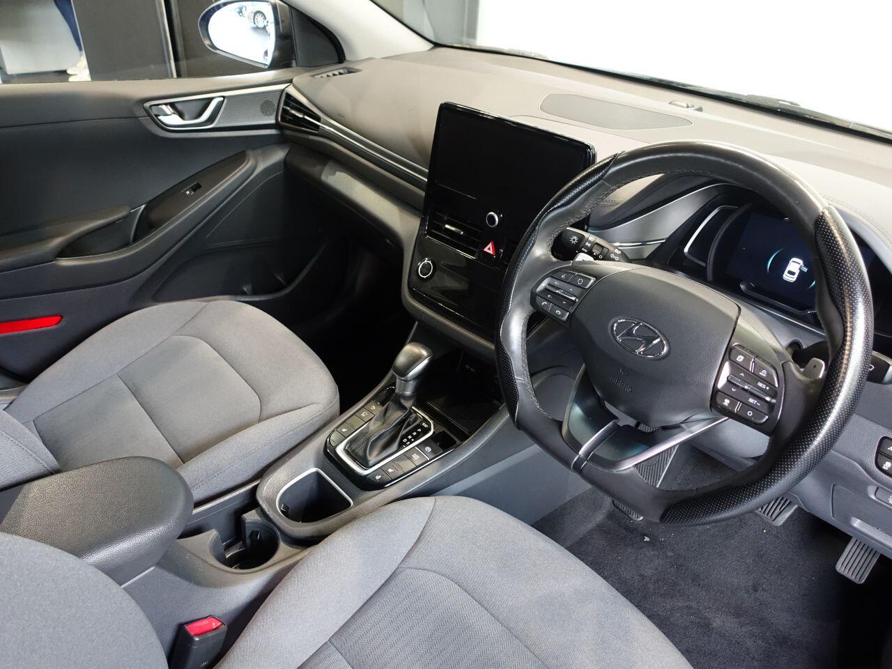 Hyundai Ioniq - Image 2