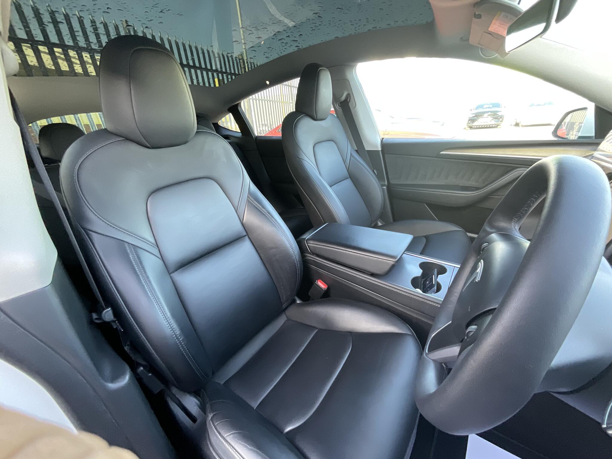Tesla Model Y - Image 8