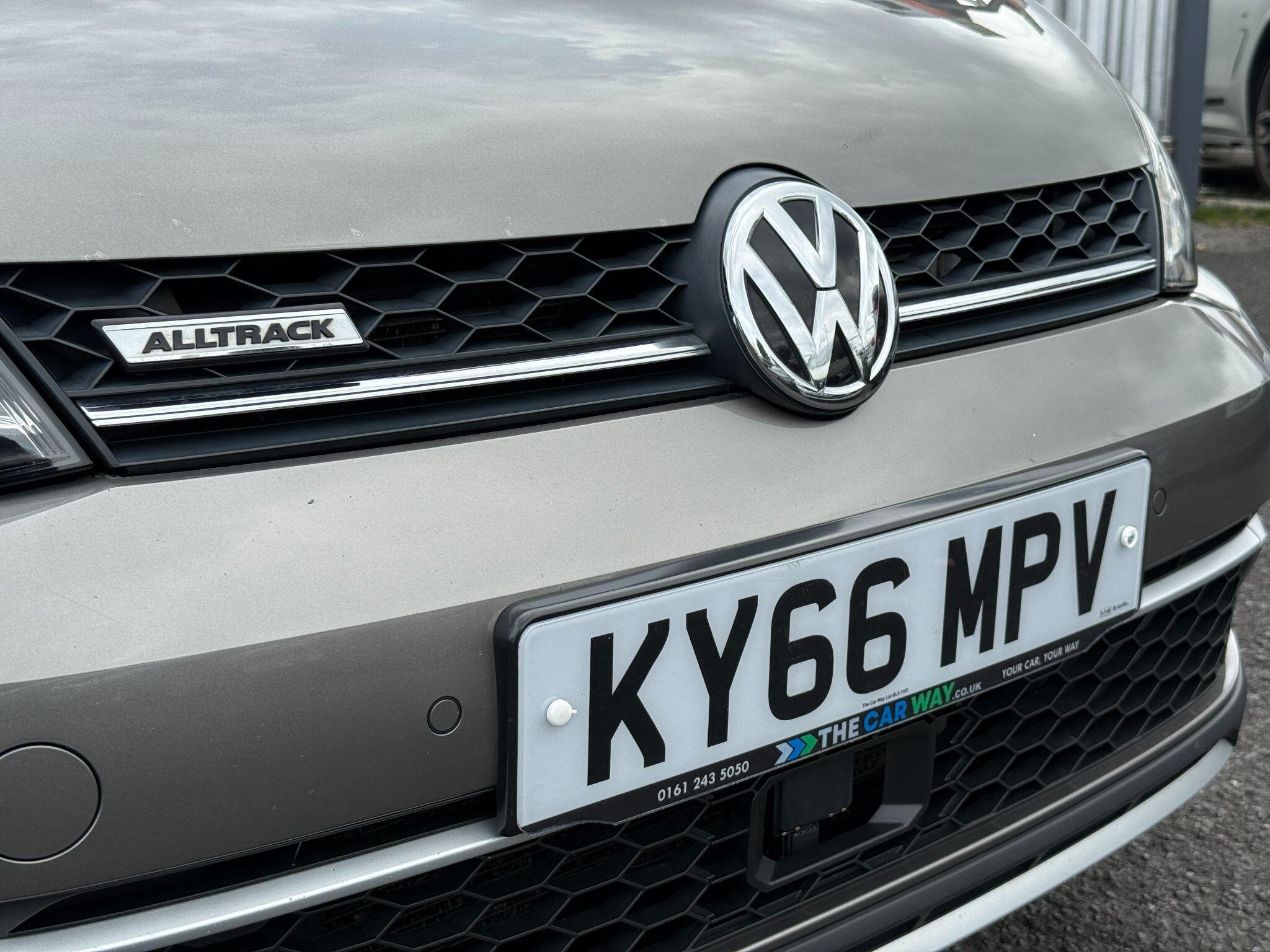 Volkswagen Golf - Image 11