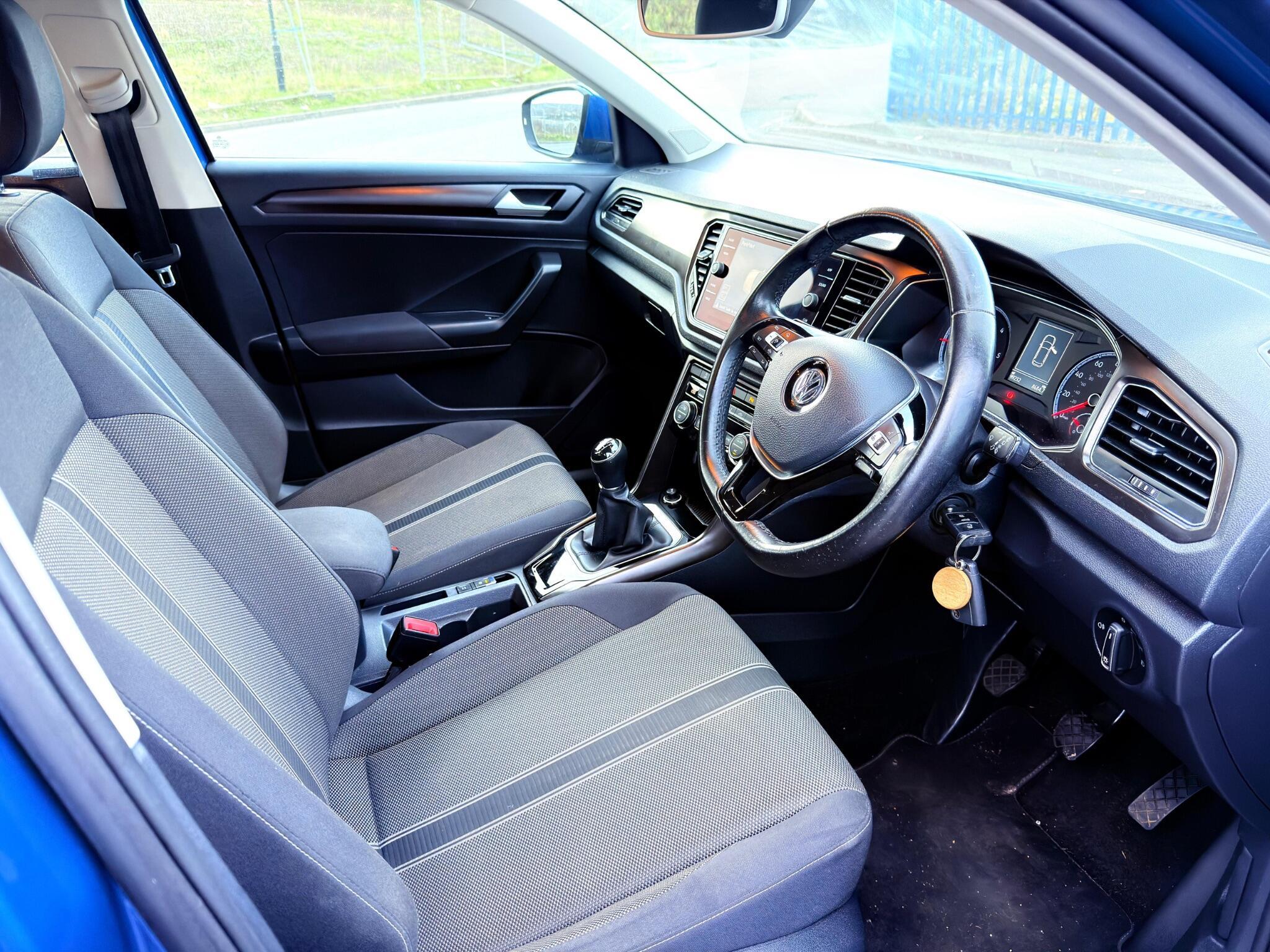 Volkswagen T-Roc - Image 29