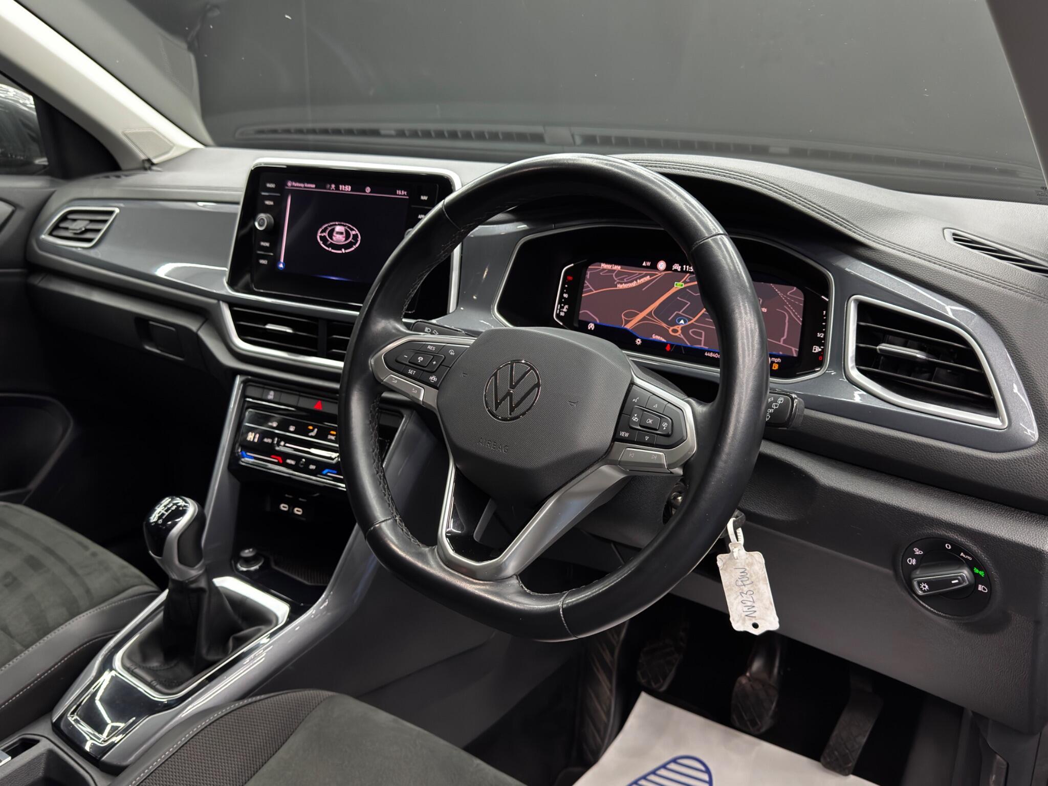 Volkswagen T-Roc - Image 9