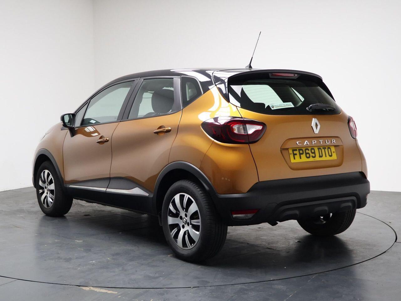Renault Captur - Image 10
