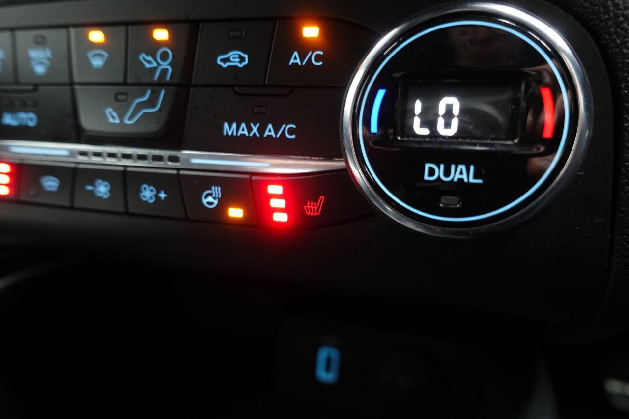 Ford Focus - Image 31